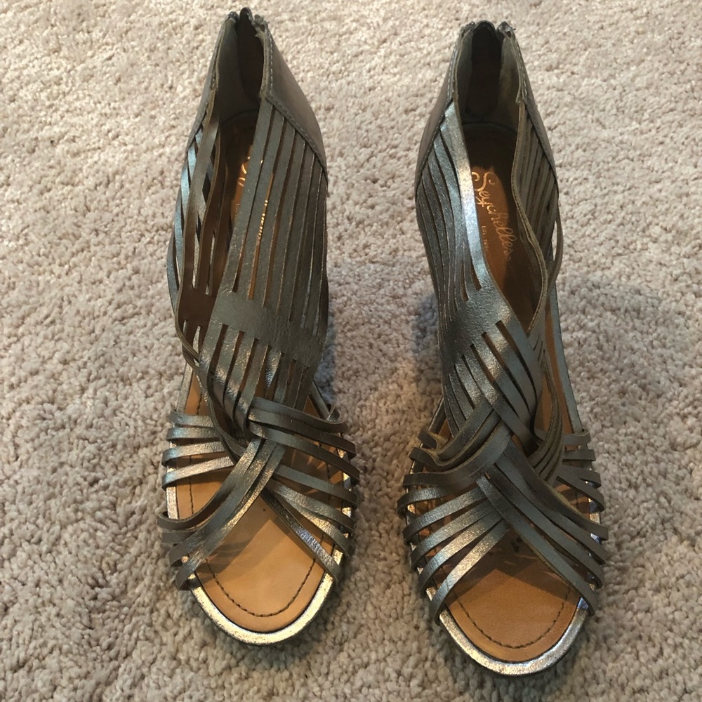 Soft gold wedge open toe